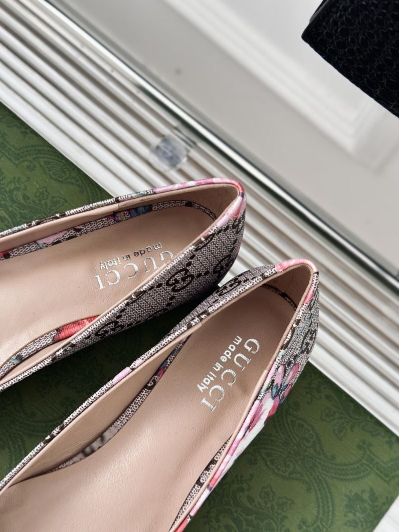 Gucci Flat Shoes